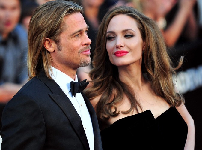 Angelina-Jolie-et-Brad-Pitt-le-couple-le-plus-glamour-d-Hollywood-bel-et-bien-fiance-!_portrait_w674
